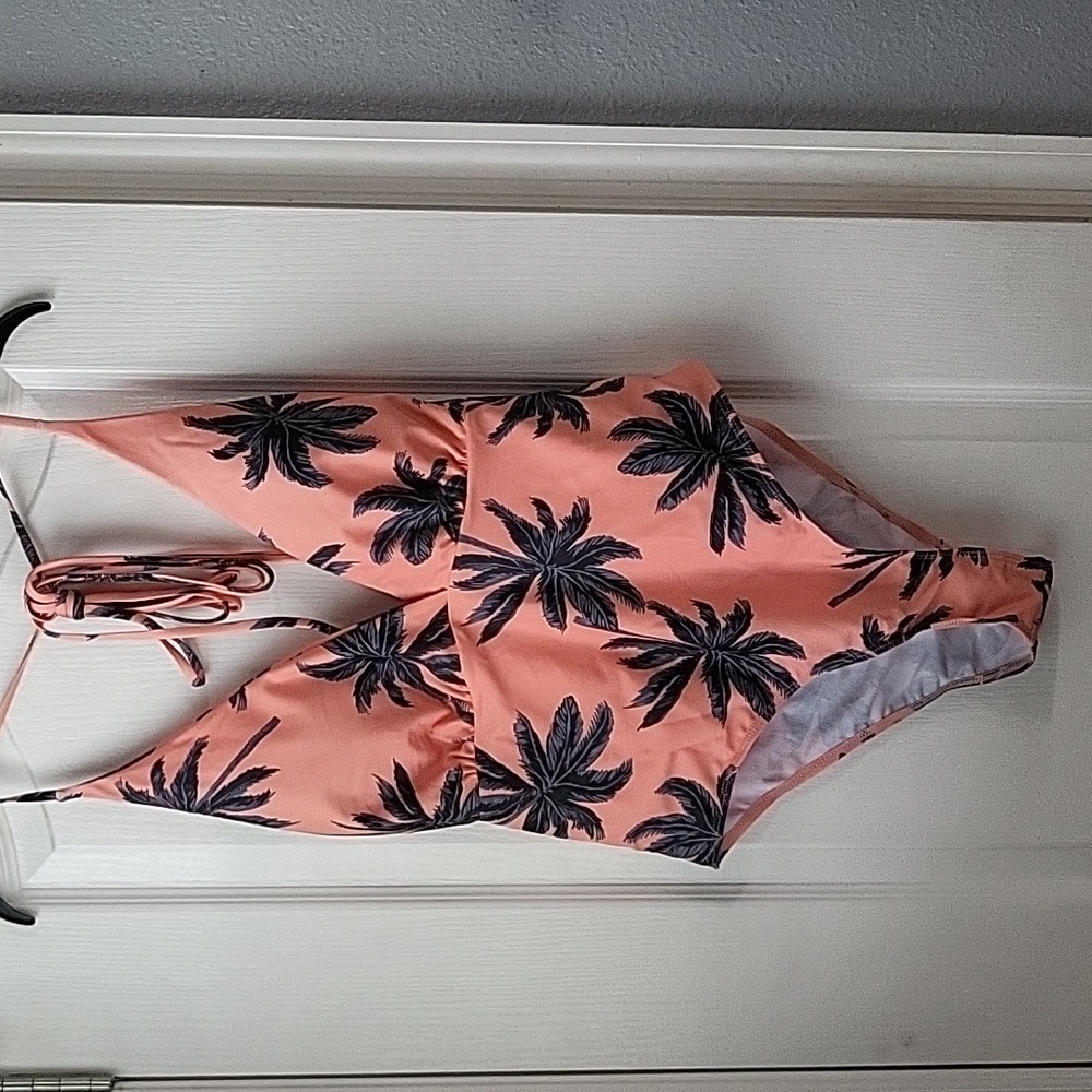 Bathing suit